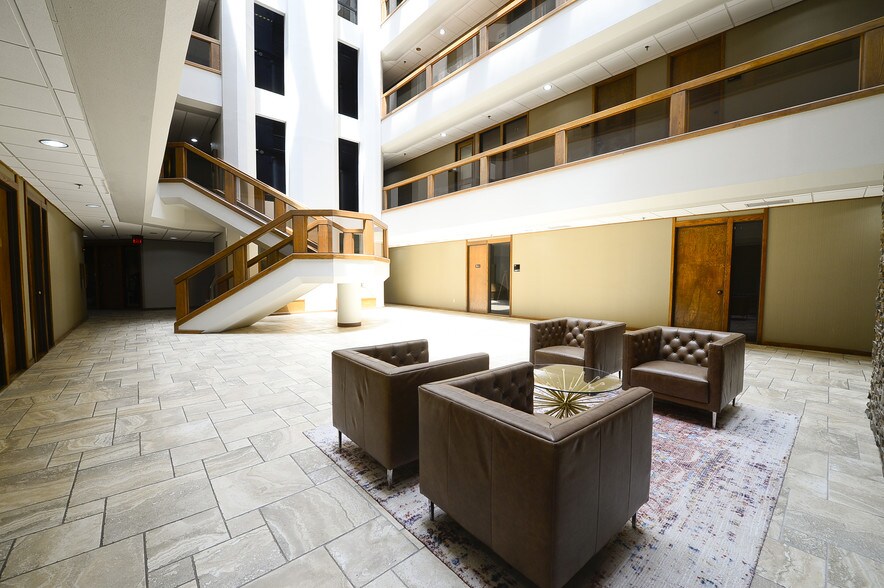 More Photos Of 110 W Louisiana St, Midland Office For Lease