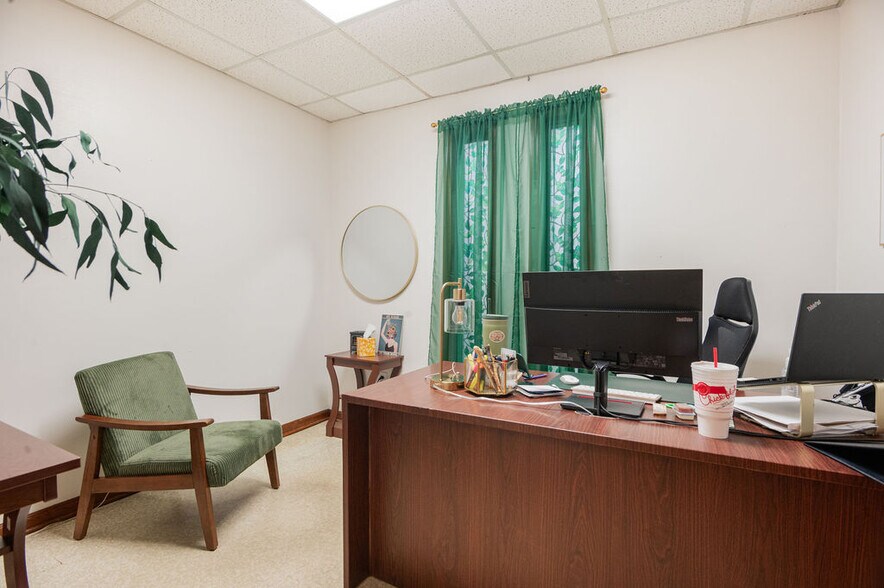 More Photos Of 231 Memorial Dr, Jacksonville Medical For Sale