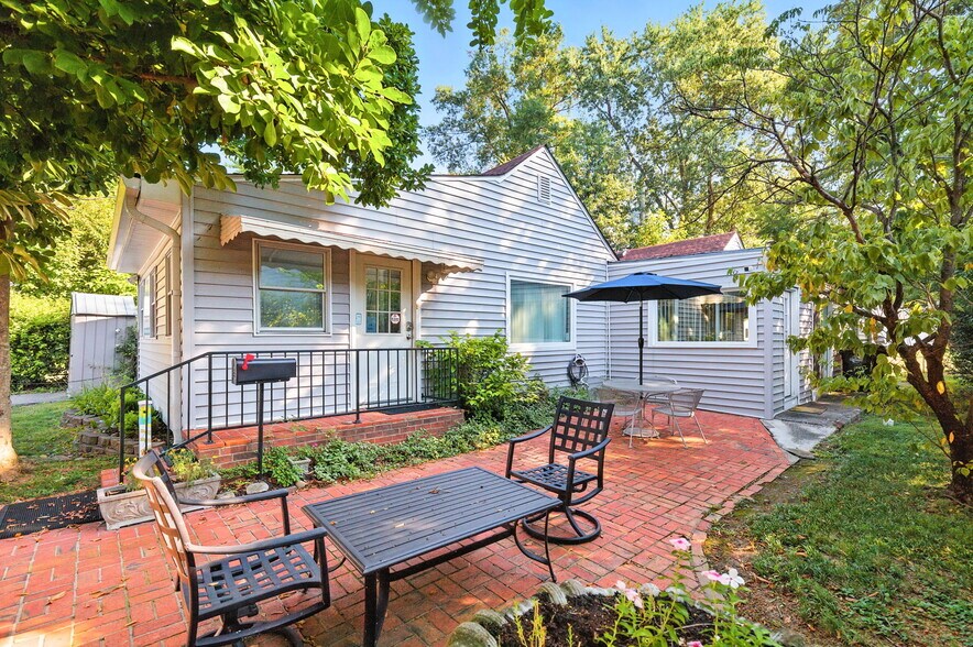 More Photos Of 409 Marquette Dr, Louisville Office For Sale