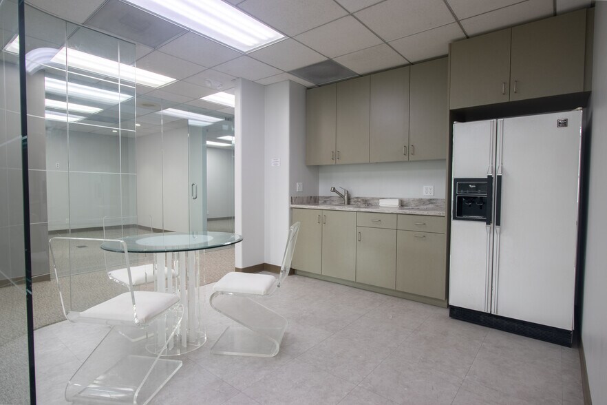 More Photos Of 10020 National Blvd, Los Angeles Loft Creative Space For Lease