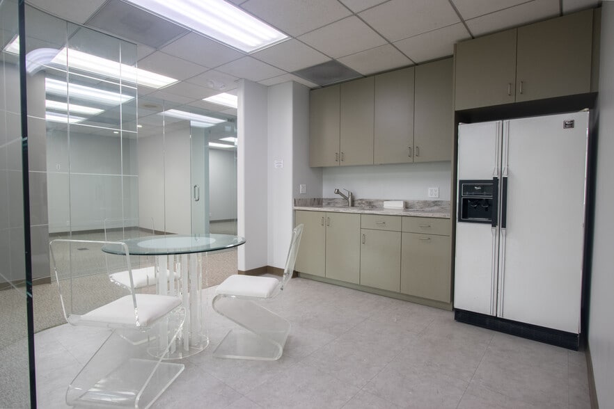 More Photos Of 10020 National Blvd, Los Angeles Loft Creative Space For Sale