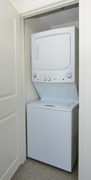 More Photos Of 615 Ferry St, Lafayette Apartments For Sale