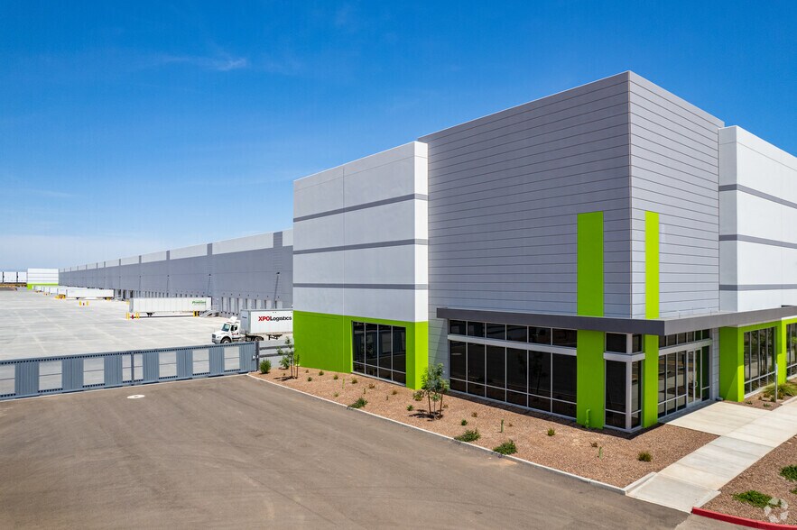 More Photos Of 6801 N Cotton Ln, Glendale Distribution For Lease