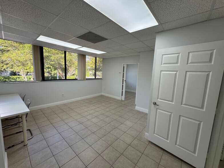 More Photos Of 7000 SW 97th Ave, Miami Office For Sale