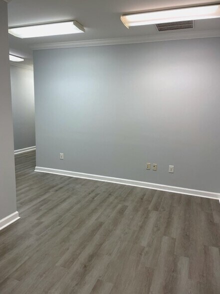 More Photos Of 8402 Six Forks Rd, Raleigh Office For Lease