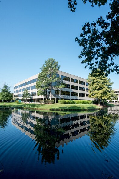 More Photos Of 2650 Thousand Oaks Blvd, Memphis Office For Lease