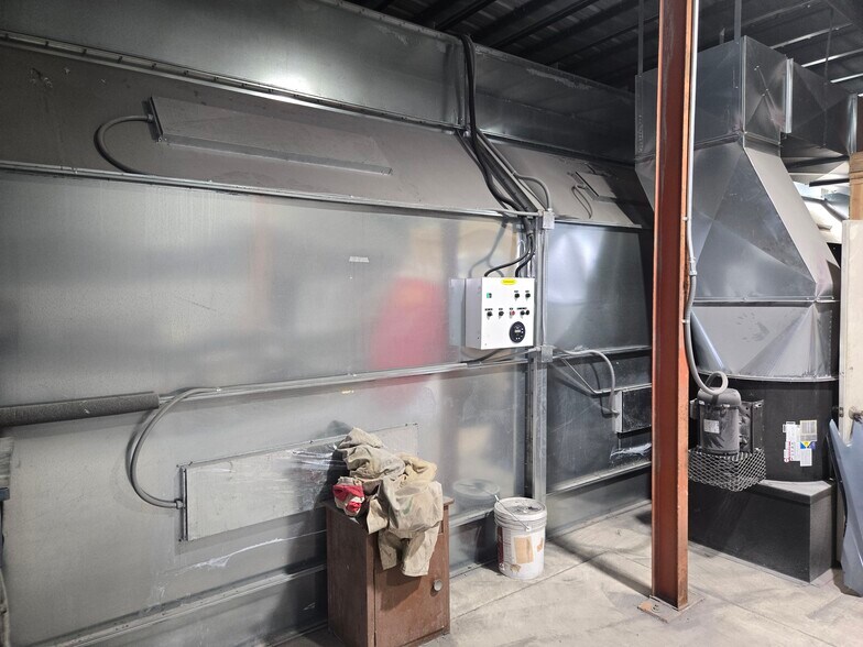 More Photos Of 390 N Front St, Coos Bay Industrial For Sale