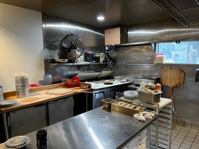 More Photos Of 6613 Hollis St, Emeryville Flex For Sale