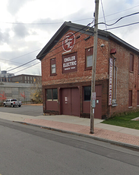 Primary Photo Of 609 Columbia St, Utica Freestanding For Lease