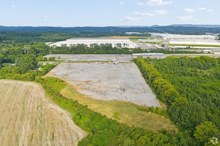 More Photos Of 390 Johnson Lake Rd, Adairsville Land For Lease