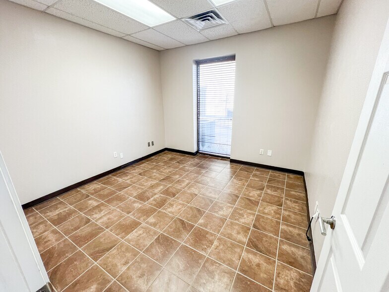 More Photos Of 12620 W County Road 133, Odessa Warehouse For Lease