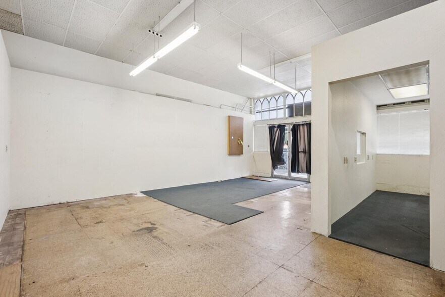 More Photos Of 700 10th Ave, San Francisco General Retail For Sale
