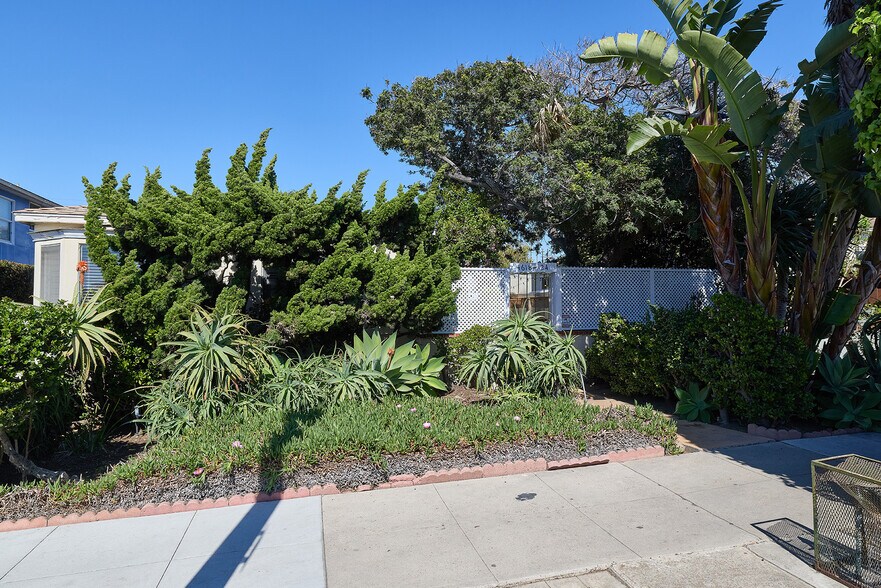 More Photos Of 4618 Voltaire St, San Diego Multifamily For Sale
