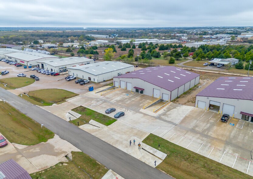 More Photos Of 4525-4529 JD Mouser Pky, Alvarado Warehouse For Lease