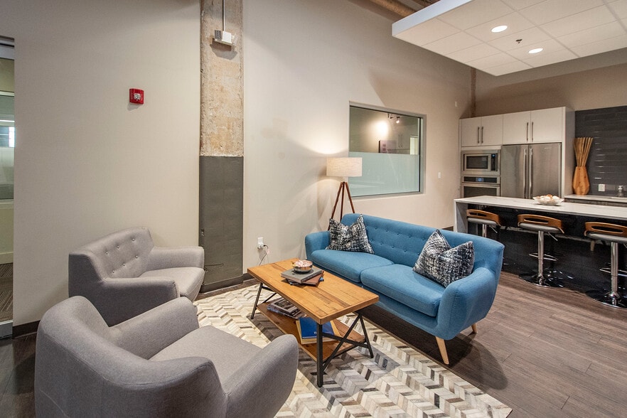 More Photos Of 2459 Wilkinson Blvd, Charlotte Loft Creative Space For Lease