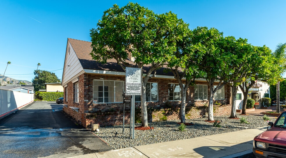 More Photos Of 2028 Lake Ave, Altadena Office For Sale
