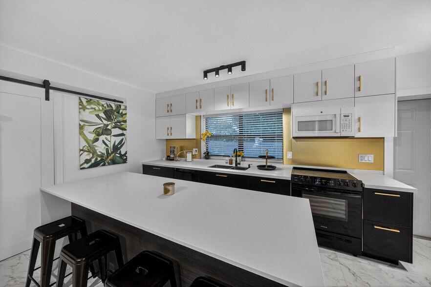 More Photos Of 1215 E Broward Blvd, Fort Lauderdale Apartments For Sale