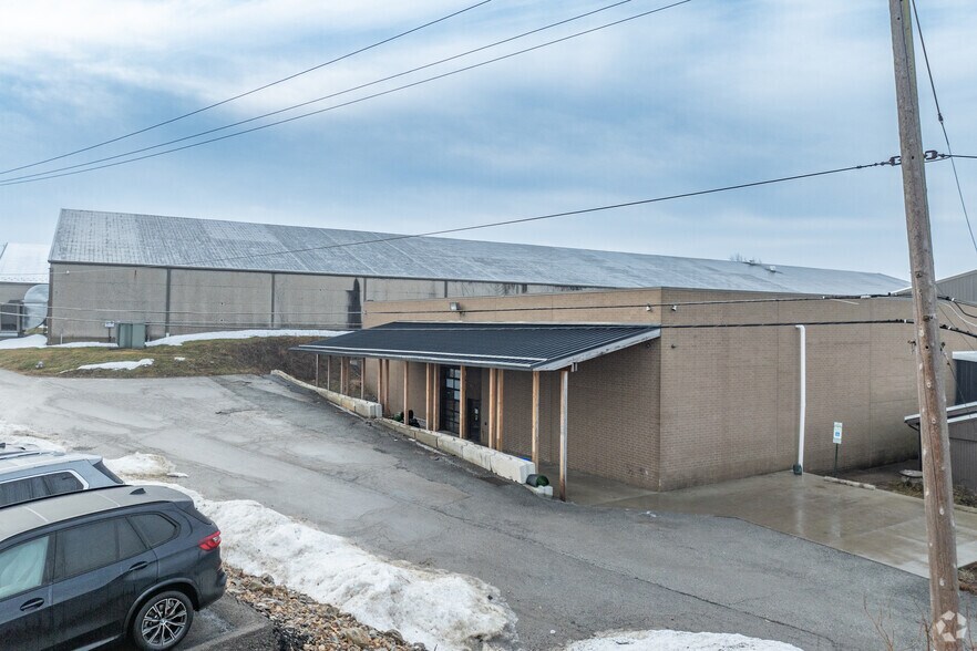 More Photos Of 1 Racquet Ln, Monroeville Sports And Entertainment For Lease