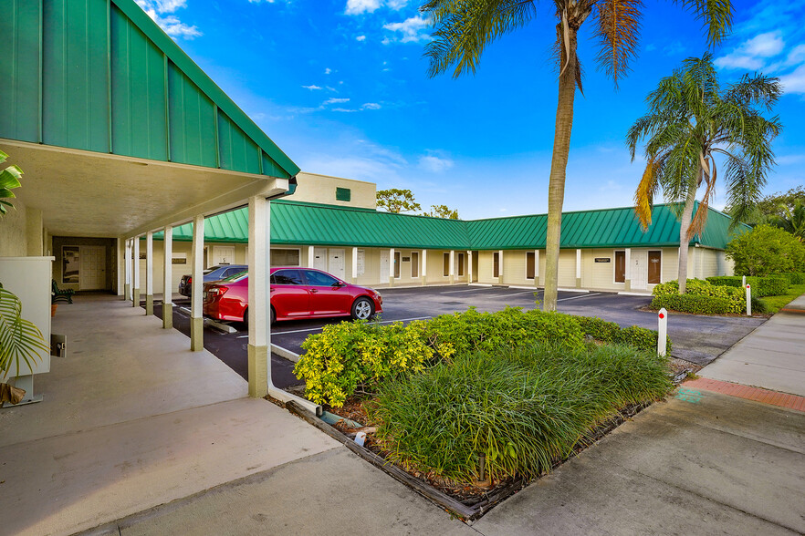 Primary Photo Of 611 SW Federal Hwy, Stuart Medical For Lease