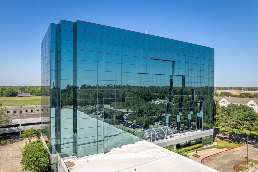 More Photos Of 2525 Bay Area Blvd, Houston Unknown For Lease