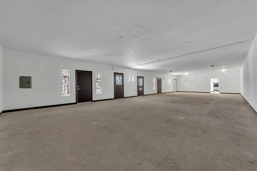 More Photos Of 113 W Pillsbury St, Lancaster Flex For Sale