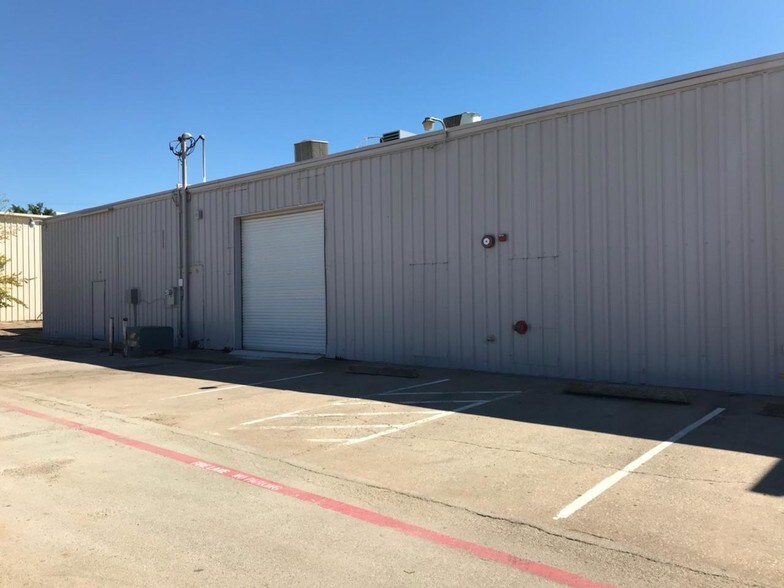 More Photos Of 1131 Fort Worth Dr, Denton Storefront Retail Office For Sale