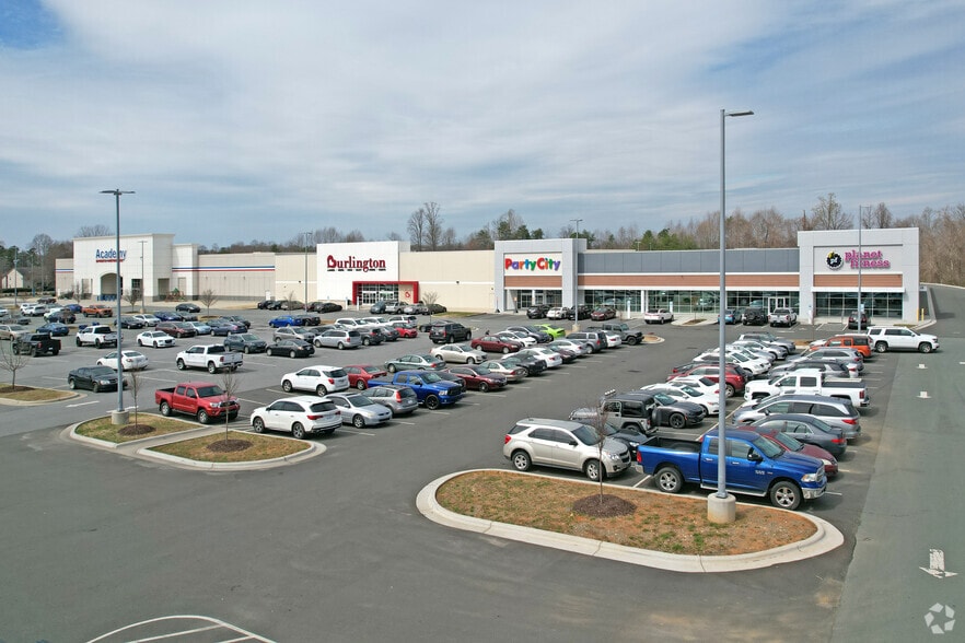 More Photos Of 521-669 Huffman Mill Rd, Burlington Unknown For Lease