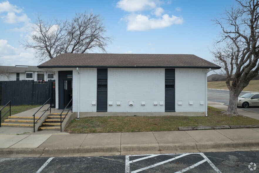 More Photos Of 834 Timberlake Dr, Arlington Apartments For Sale