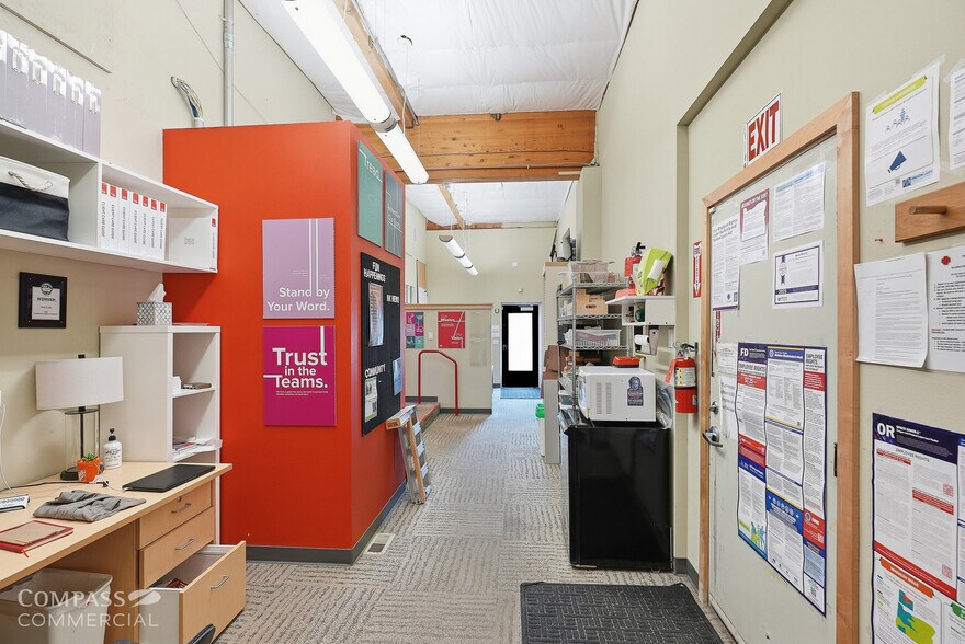 More Photos Of 180 & 190 NE Irving Avenue, Bend Office For Sale