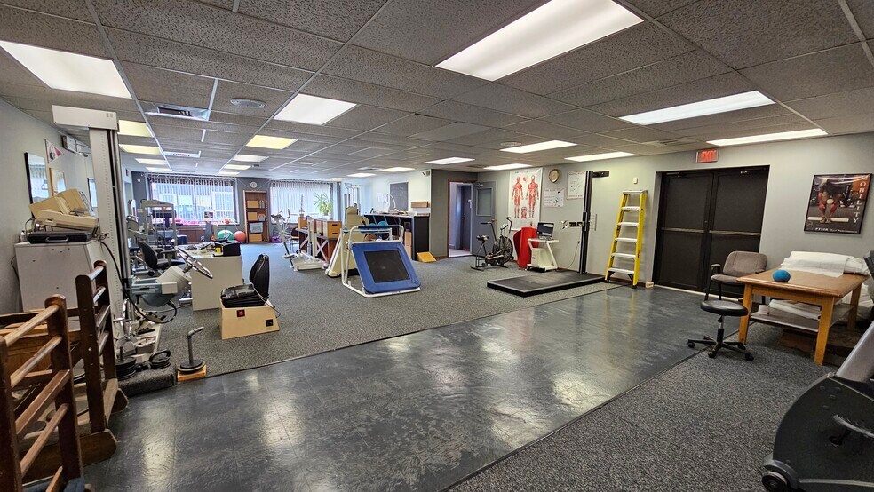 More Photos Of 1816 170th St, Hazel Crest Medical For Sale