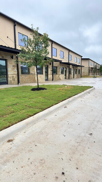 More Photos Of 401 Chitalpa St, Leander Light Distribution For Lease