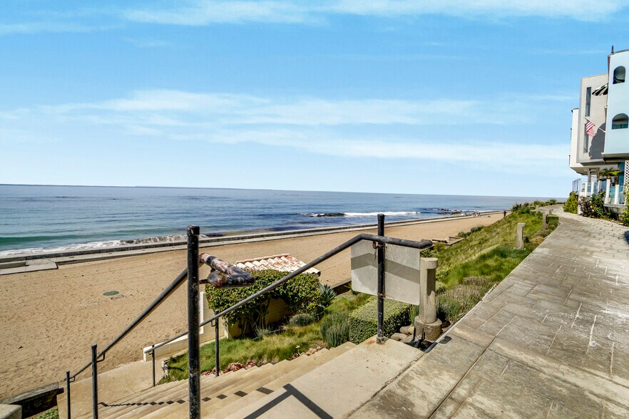 More Photos Of 11914 Beach Club Way, Malibu Multifamily For Sale