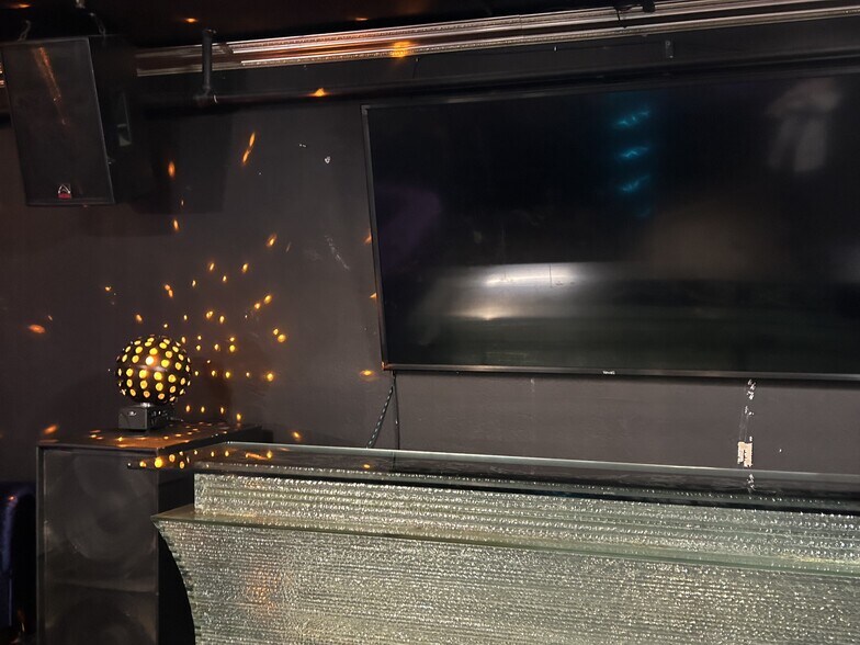 More Photos Of 1017 Front St, Sacramento Storefront Retail Office For Sale