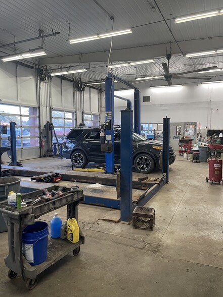 More Photos Of 2255 George Urban Blvd, Depew Auto Repair For Sale