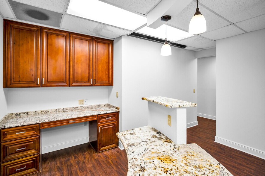 More Photos Of 4021 Central Ave, Saint Petersburg Medical For Lease