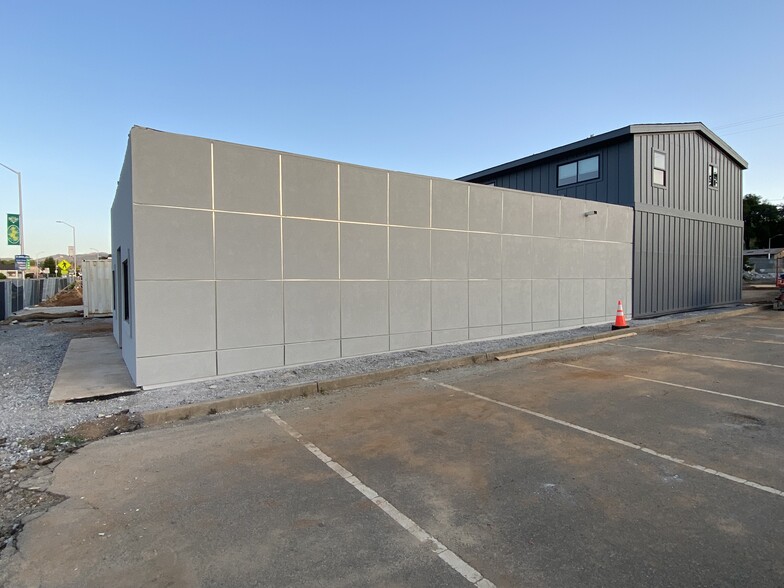 More Photos Of 4656 Front St, Shasta Lake Flex For Lease