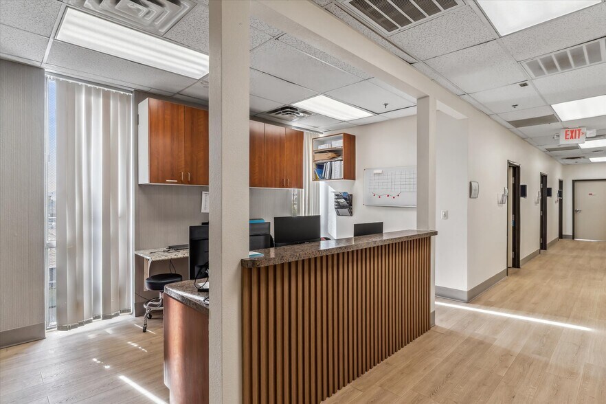 More Photos Of 4220 N 20th Ave, Phoenix Medical For Lease