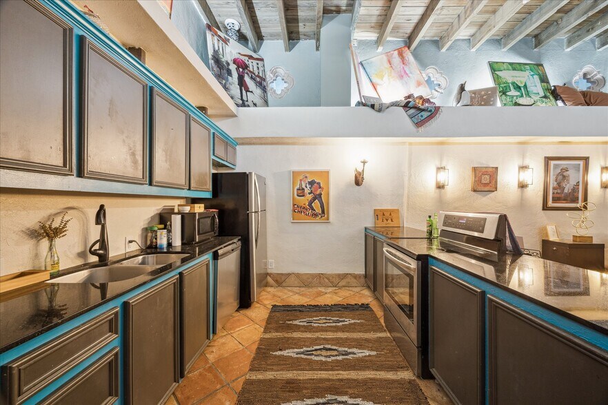 More Photos Of 614 Pine Gully Rd, Seabrook Apartments For Sale