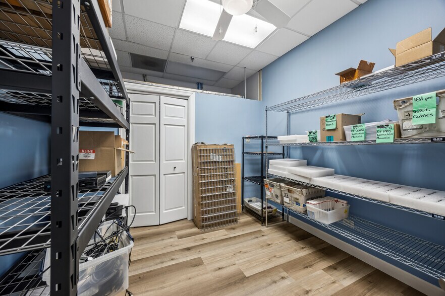 More Photos Of 17720-17724 Oak Park Ave, Tinley Park Office For Sale