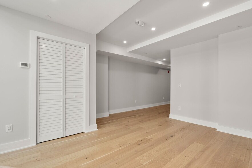 More Photos Of 228-230 Friend St, Boston Storefront Retail Office For Sale