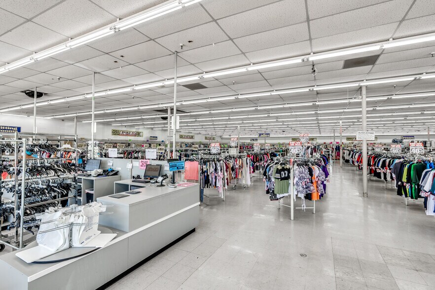 More Photos Of 2103 W Britton Rd, Oklahoma City Freestanding For Lease