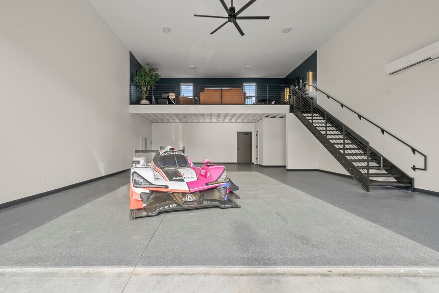 More Photos Of 4477 34th Ave, Cincinnati Self Storage For Sale