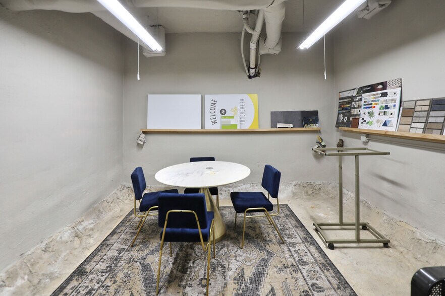 More Photos Of 110 N Tennessee St, McKinney Storefront Retail Office For Lease