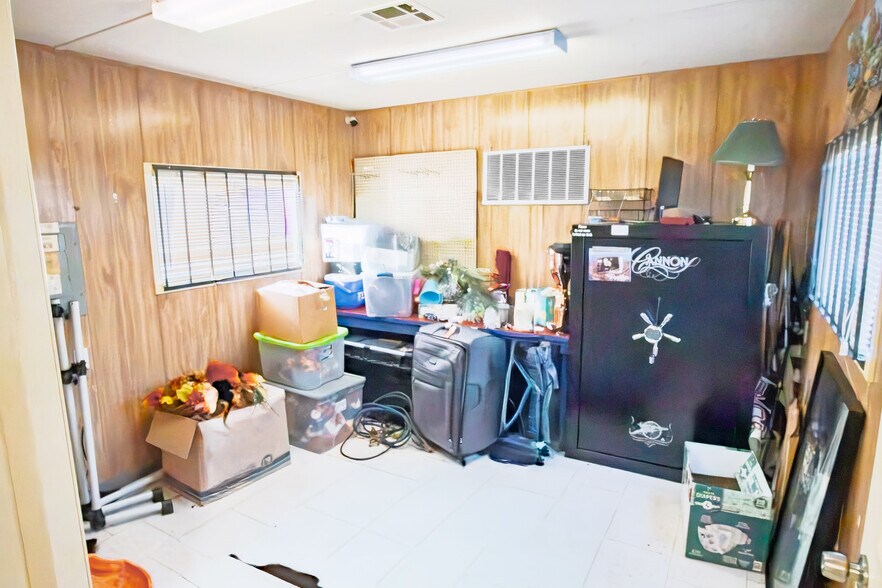 More Photos Of 207 Manley Dr, Anderson Office Residential For Sale