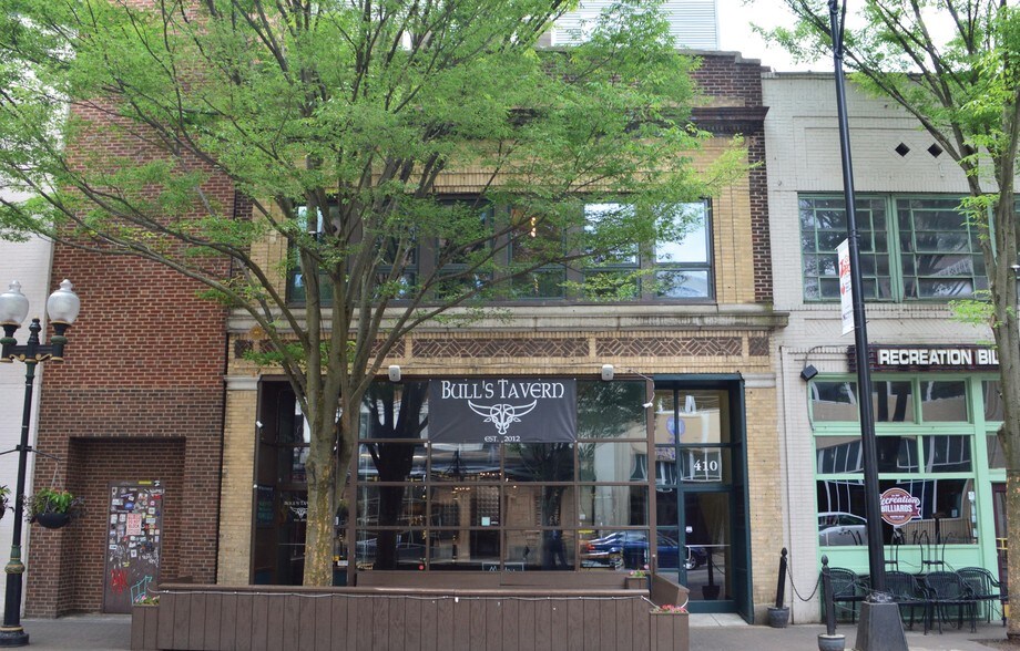 More Photos Of 410 W 4th St, Winston-Salem Storefront Retail Office For Lease