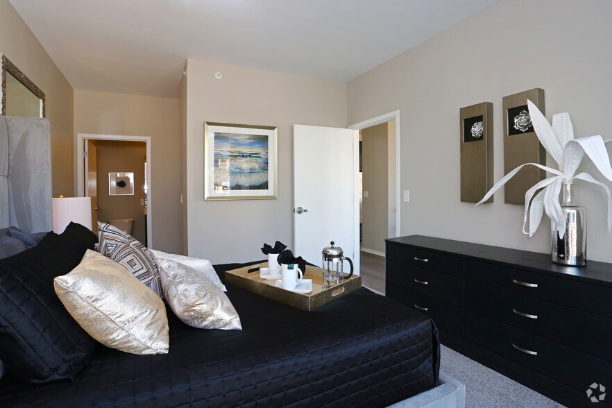 More Photos Of 123 N Desplaines St, Chicago Apartments For Lease