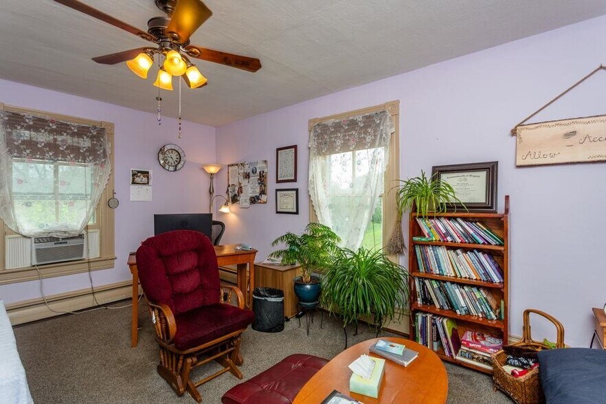 More Photos Of 133 W Springbrook Rd, Broadway Specialty For Sale