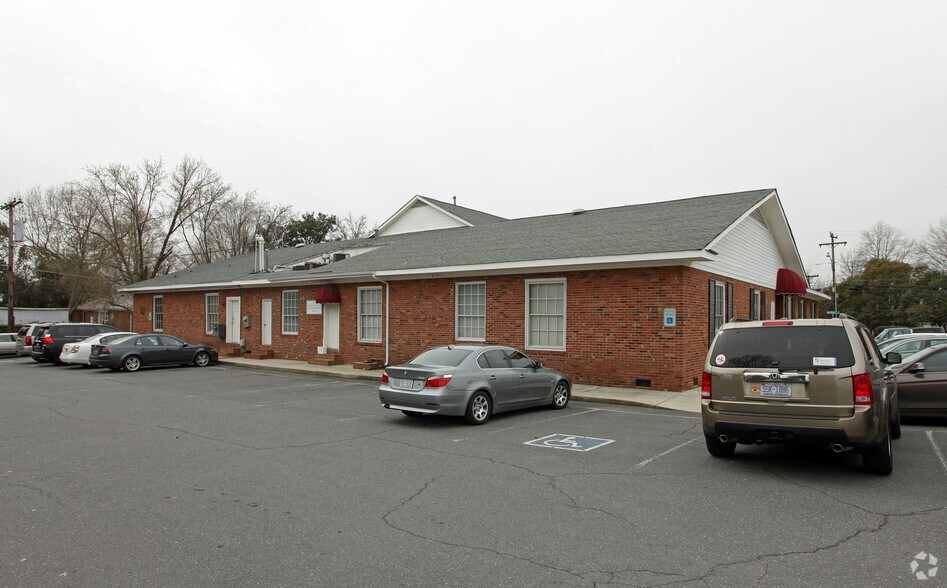 More Photos Of 1433 Emerywood Dr, Charlotte Office For Lease