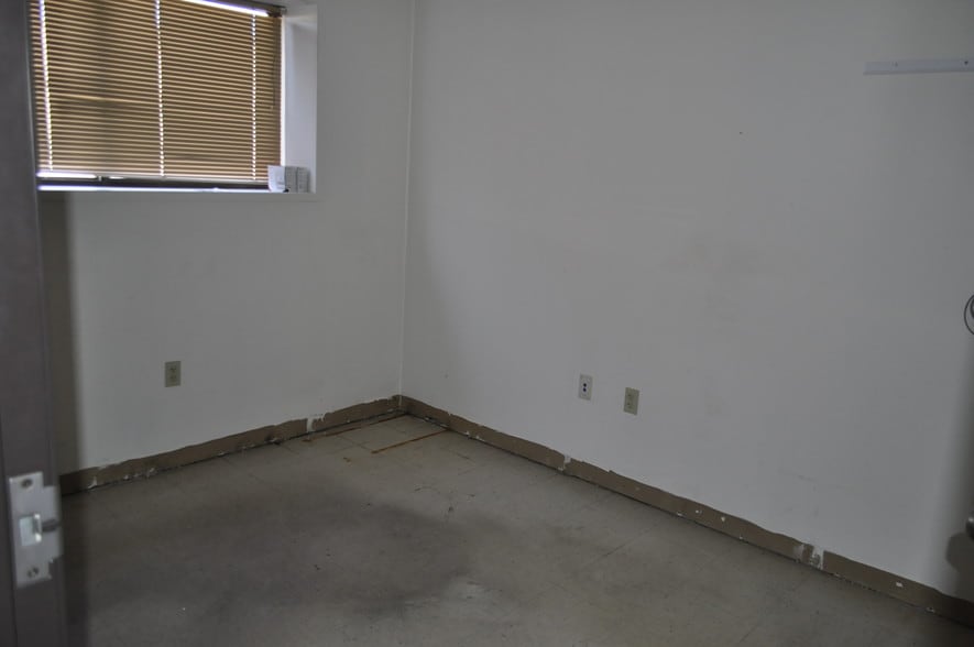 More Photos Of 4821 McClung St, Charleston Warehouse For Lease