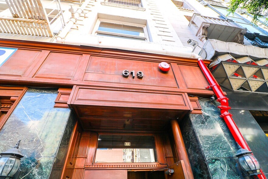 More Photos Of 619-623 S Olive St, Los Angeles Loft Creative Space For Lease